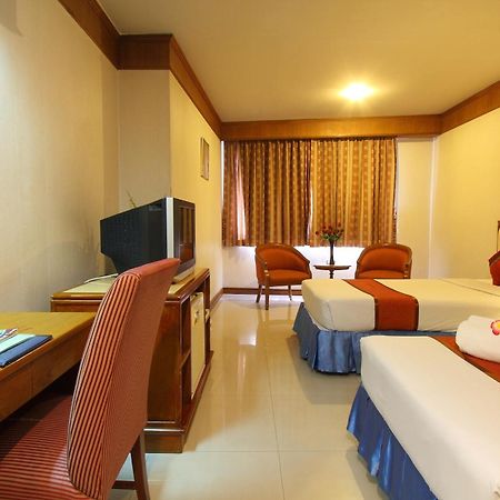 Silom Avenue Inn Бангкок Экстерьер фото